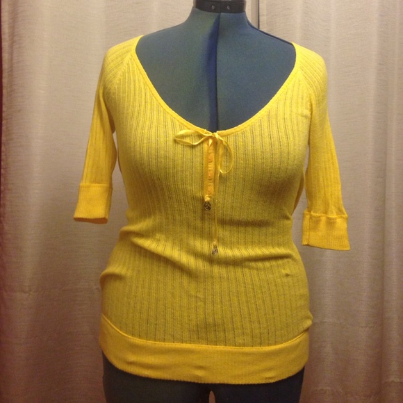 Guess yellow Tee