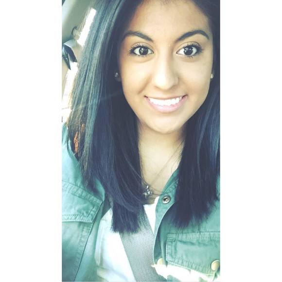 Meet your Posher, Jessica - Picture 1 of 1