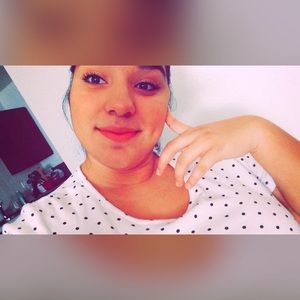 Meet your Posher, Claudia