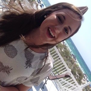 Meet your Posher, Danielle
