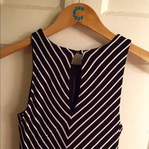 ✨SOLD✨Petite Loft Maxi Dress