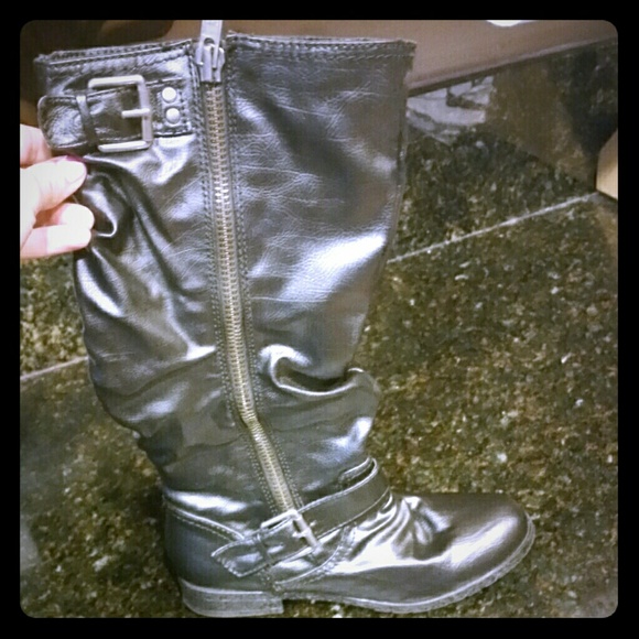 Boots - Picture 1 of 3