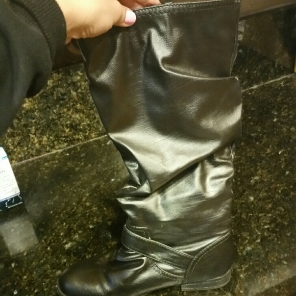 Boots - Picture 2 of 3