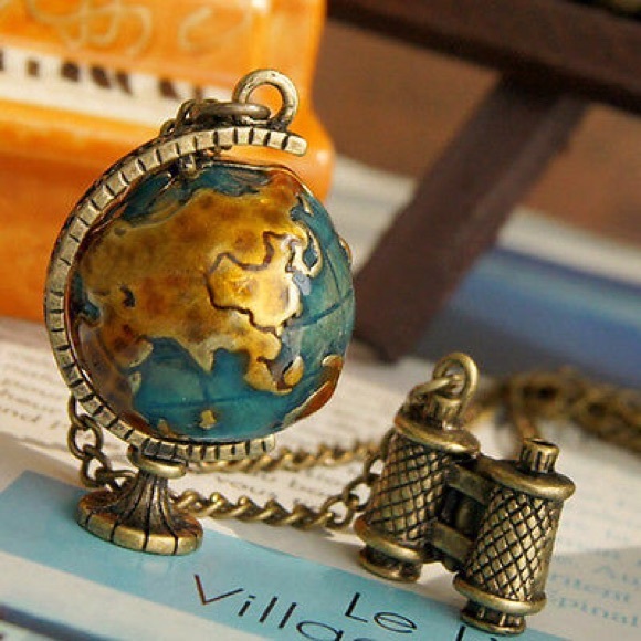 Betsey Johnson Jewelry - Betsy Johnson vintage earth globe necklace.