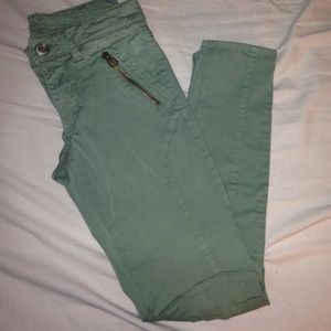 Jegging ankle cropped , size 2 , American eagle!