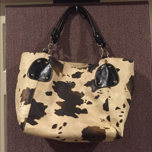 Fun cowskin printed purse!
