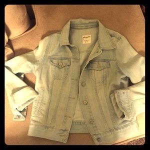 Old Navy light colored jeanjacket