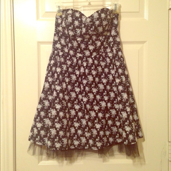 ❤️Beautiful Strapless Dress❤️