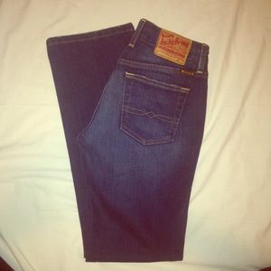 Lucky brand jeans-COMES WITH FREE GIFT!