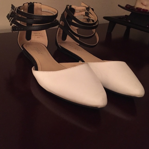 Fashion flats