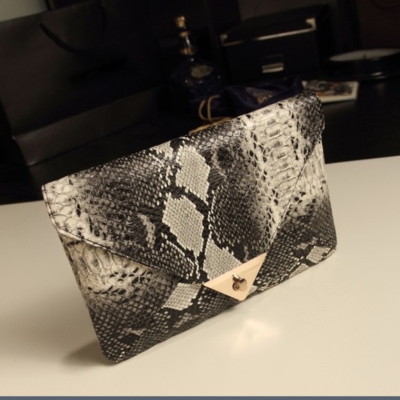Clutch purse
