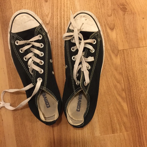 Black and white converse - Picture 1 of 4