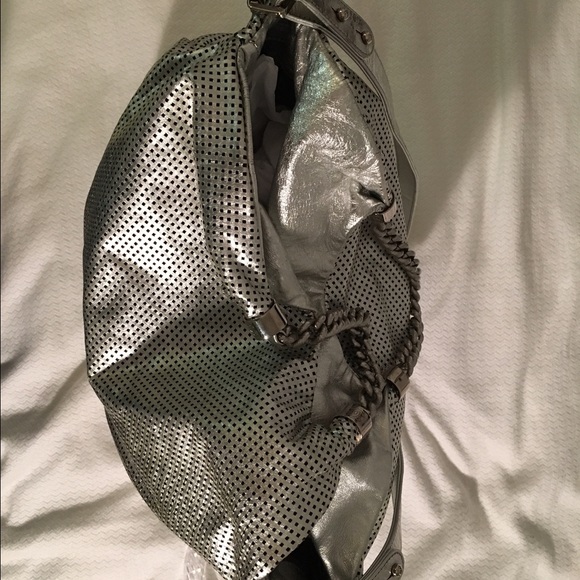 ❌SOLD❌ CHANEL Rodeo Drive XL Grand Shopping Hobo - Picture 2 of 4