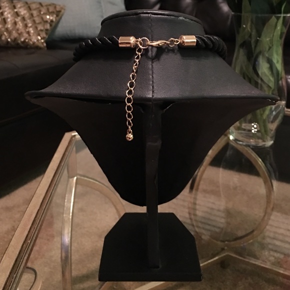 Statement necklace - Picture 3 of 3