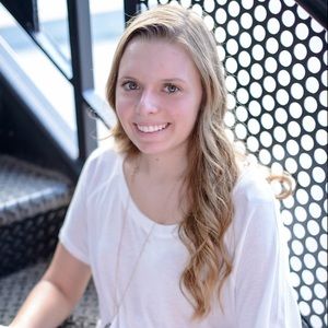 Meet your Posher, Natalie