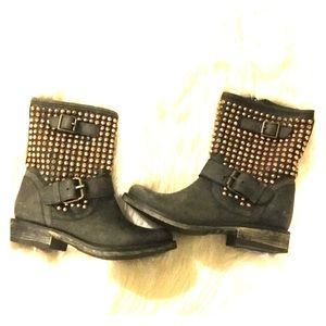 Steve Madden boot - never worn
