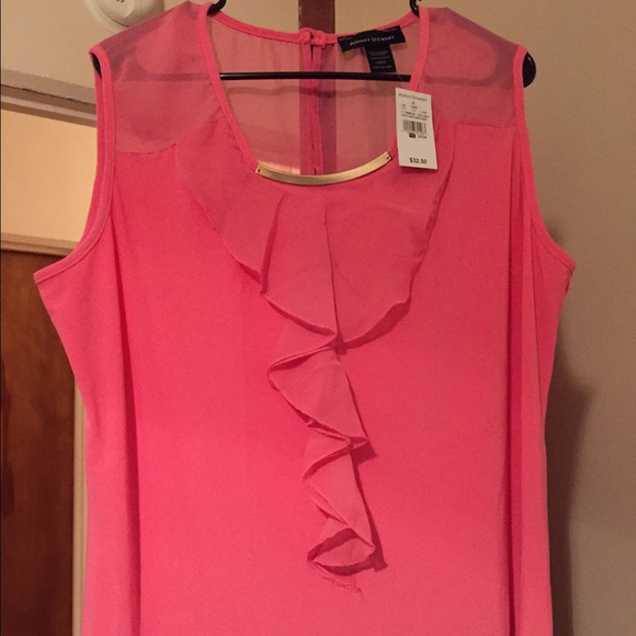BNWT sleeveless blouse