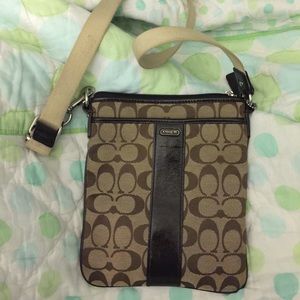Signature Coach Khaki cross body bag