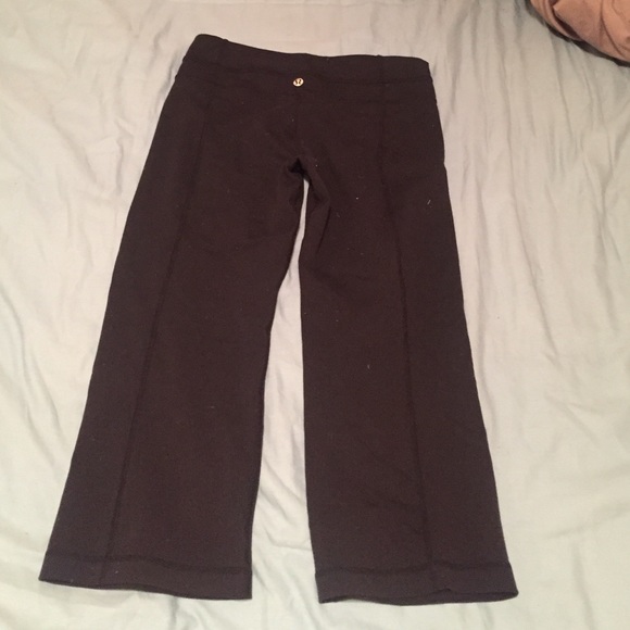 Lululemon crop capris (flare) - Picture 2 of 3