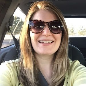 Meet your Posher, Casey