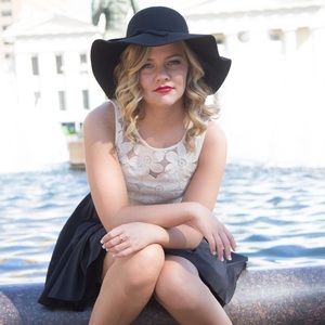 Meet your Posher, Bailey