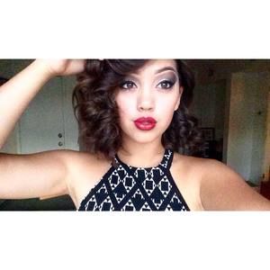 Meet your Posher, Sierra