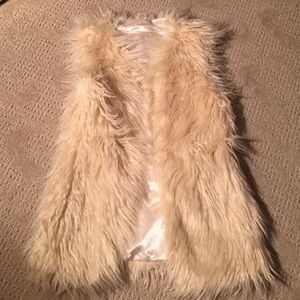 FAUX FUR vest