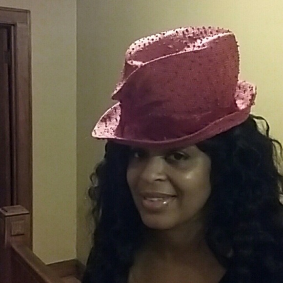 Red hat - Picture 2 of 2