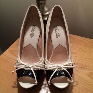 Authentic Michael Kors Tuxedo heels black & cream