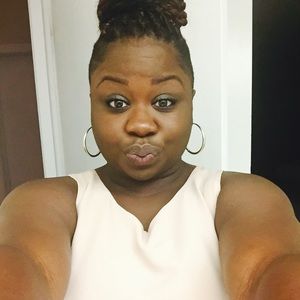 Meet your Posher, Deedee