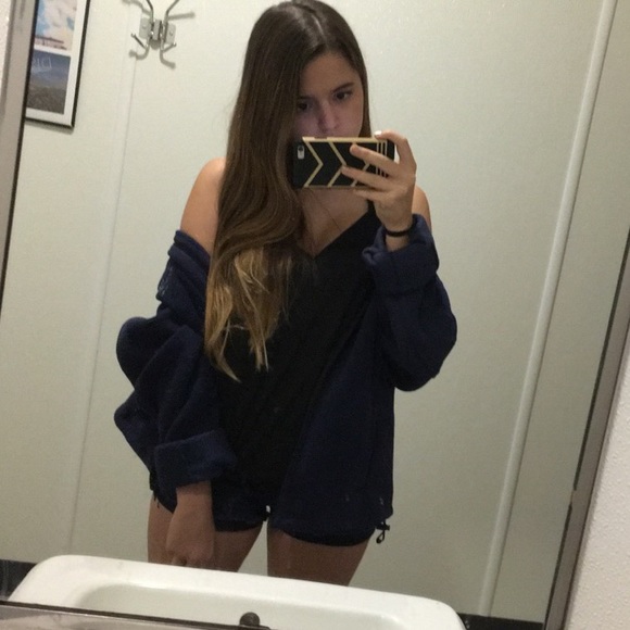 Meet your Posher, Jessi - Picture 2 of 4