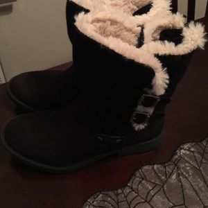 Black Mad Love white shearling boots (adjustable)