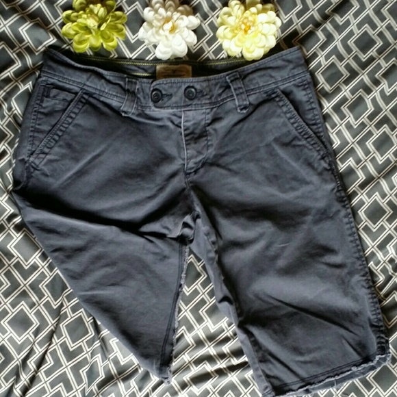 American Eagle knee length shorts