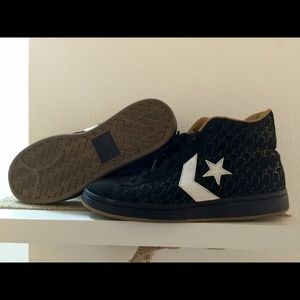 Men's basketball shoes