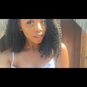 Meet your Posher, Ivella