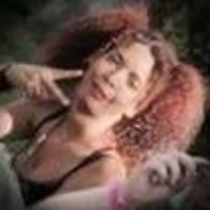 Meet your Posher, Desiree