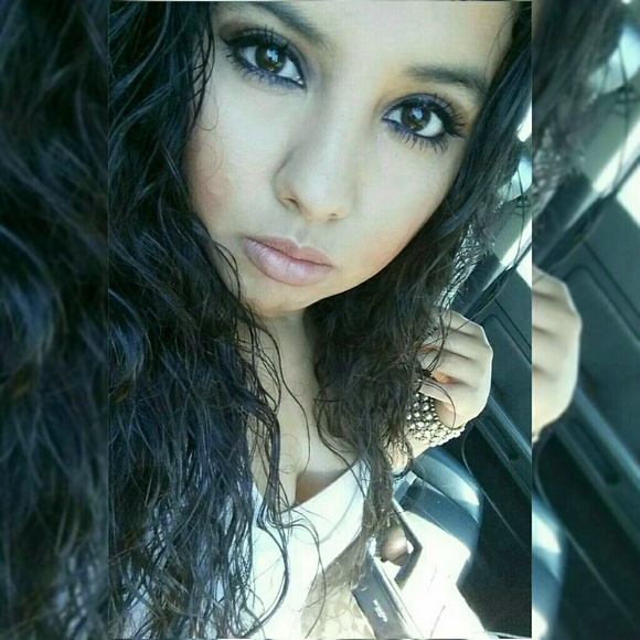 💄 - Picture 2 of 8