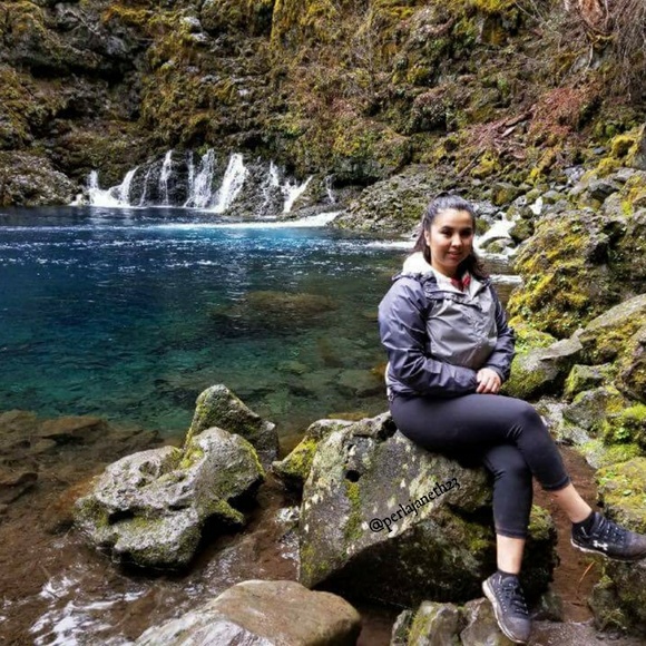 💄 - Picture 5 of 8