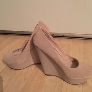 Aldo nude wedge