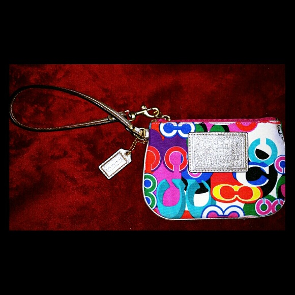 Coach Poppy Pop C Wristlet Bright & Beautiful!