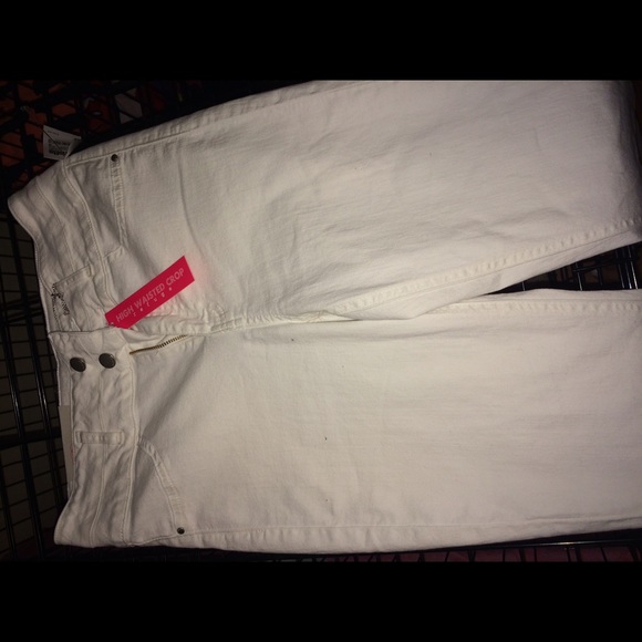 White skinny jeans