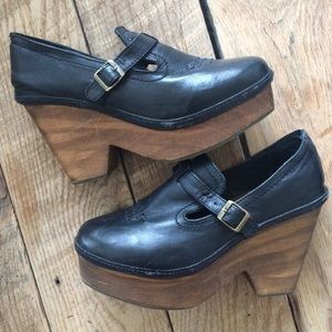 Ecote by urban outfitters black wood block loafers
