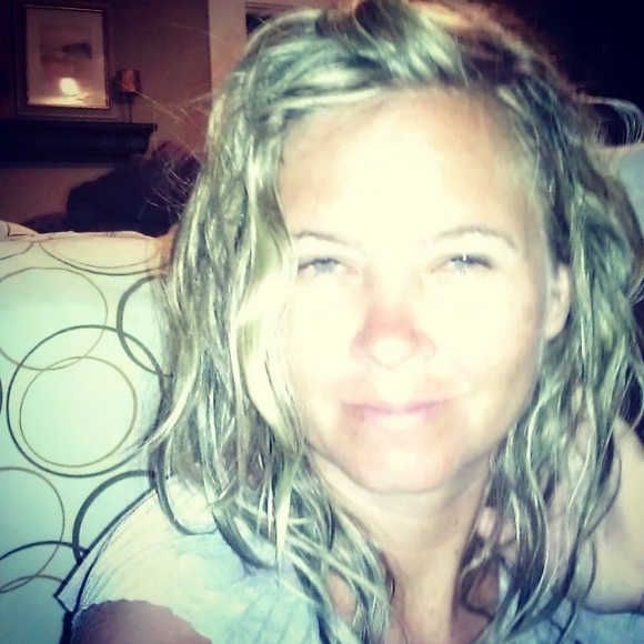 Meet your Posher, Bree - Picture 2 of 2