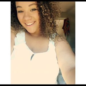 Meet your Posher, Anika
