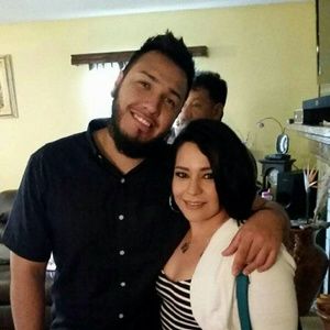 Meet your Posher, Abril