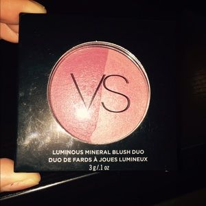 Makeup- Victoria's Secret 💋 Luminous blush duo