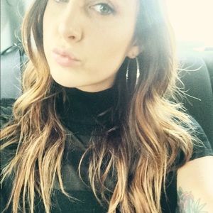 Meet your Posher, Casey