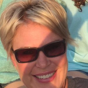 Meet your Posher, Angie