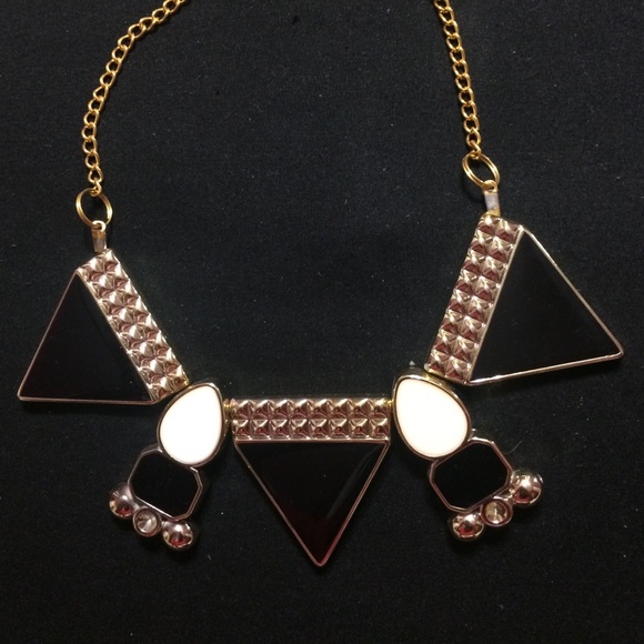 Triangle necklace
