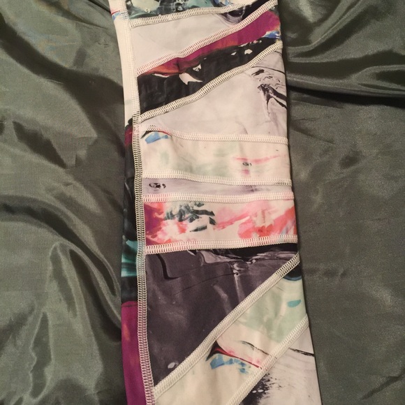 Lululemon High Times Tech pant - Picture 2 of 3